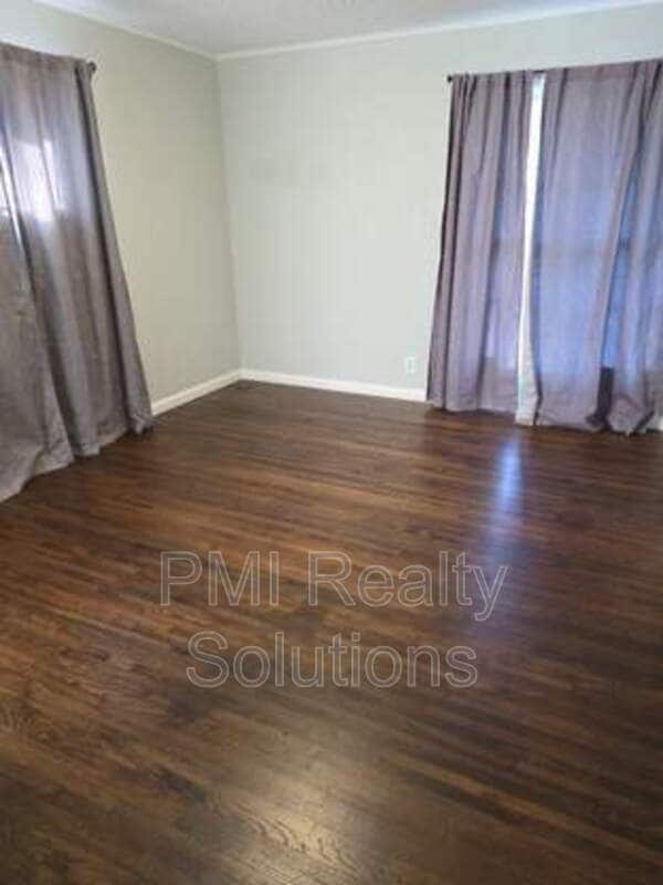 Building Photo - 4506 E 38th Pl