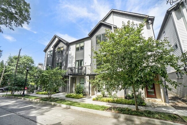 Building Photo - 1350 May Ave SE