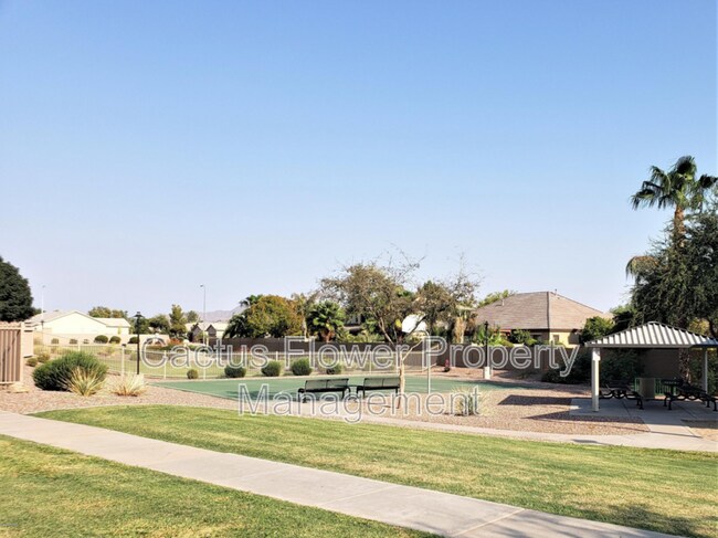 Building Photo - 749 E La Costa Dr