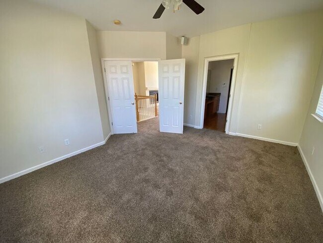 Building Photo - NW Reno 4 Bedroom Home - Mountain Views