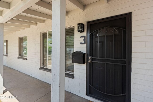 Building Photo - 1024 E Mitchell Dr