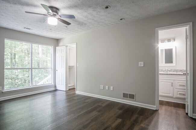 Building Photo - 3137 Glen Hollow Dr