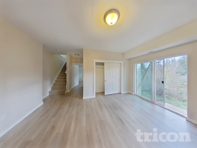 Building Photo - 2525 W 10th St