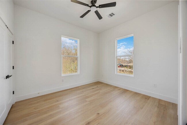 Building Photo - 4533 Bricker St