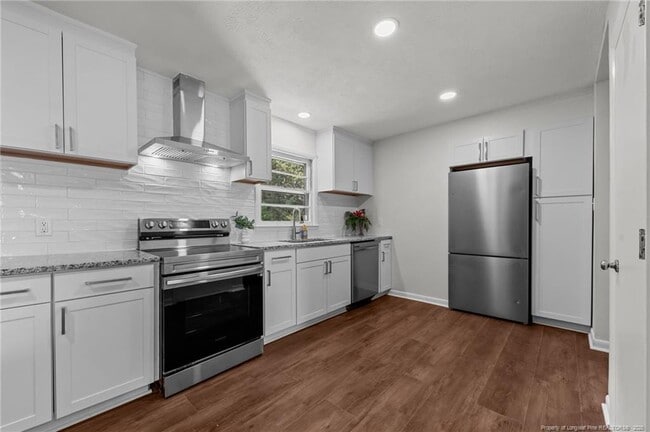 Building Photo - 13520 Oakwood Dr
