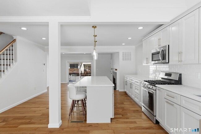 Building Photo - 193 Cypress Rd