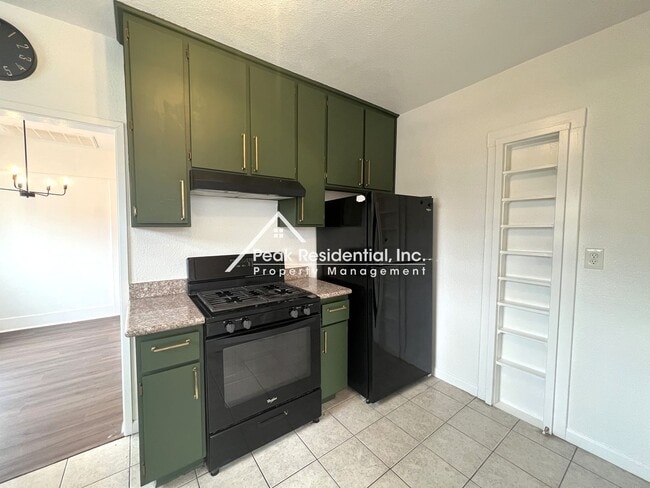 Building Photo - Charming Tahoe Park 2bd/1ba House
