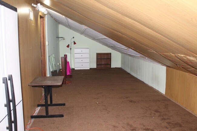 Building Photo - 2 bed 2 bath condo