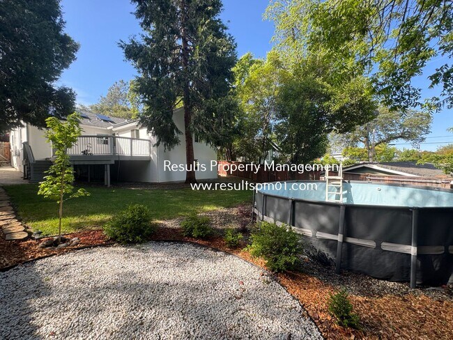 Building Photo - Coming Soon! 3 Bed 2 Bath Cottage Penryn