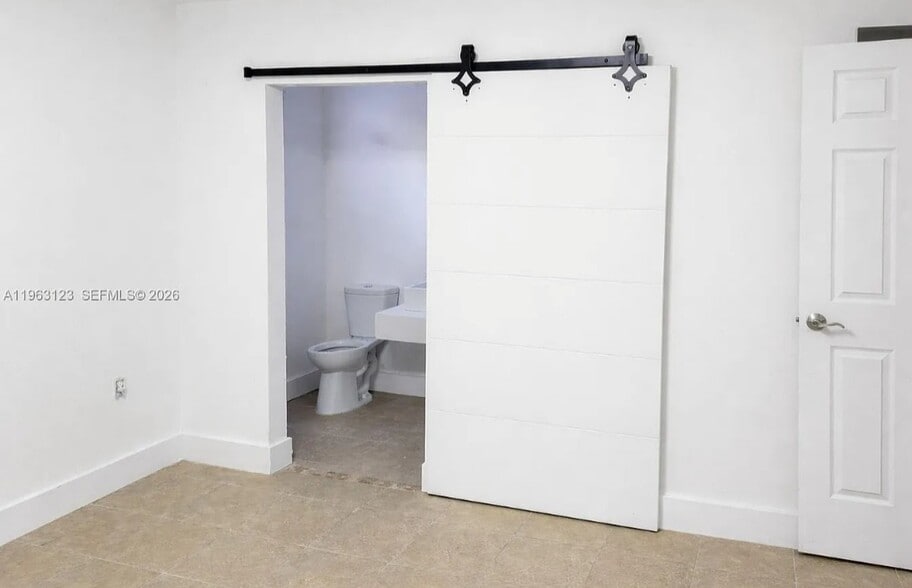 Building Photo - 471 NE 162nd St