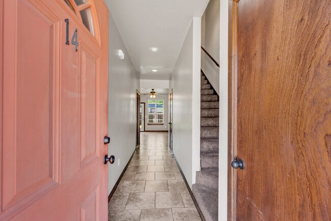 Building Photo - 14 NE 7th St