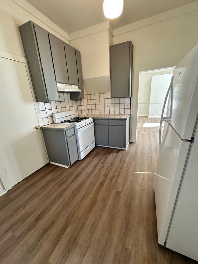 Building Photo - Reserve Now for June 2026! Great House in Downtown Chico