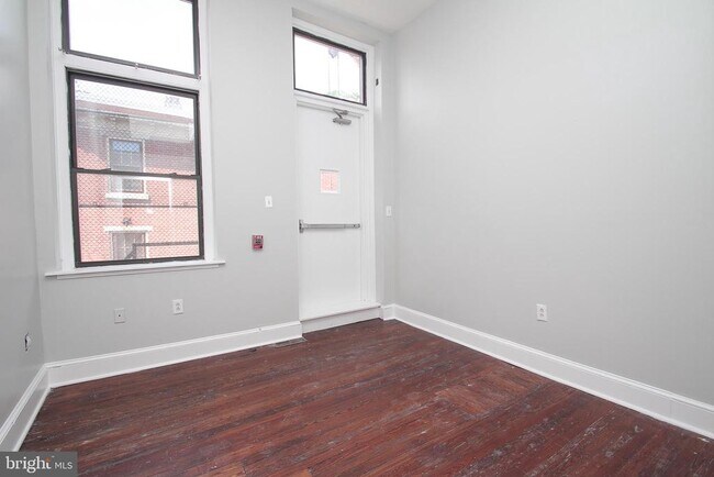 Building Photo - 1527 South St