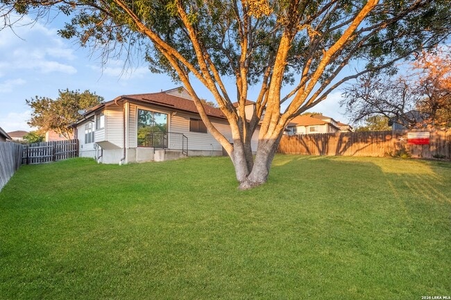 Building Photo - 7910 Chestnut Barr Dr