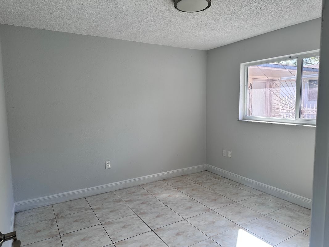 Building Photo - 410 NW 33rd St