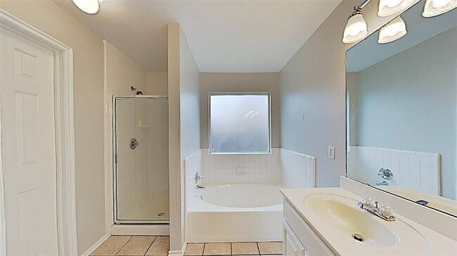 Building Photo - 6816 NW 136th Pl