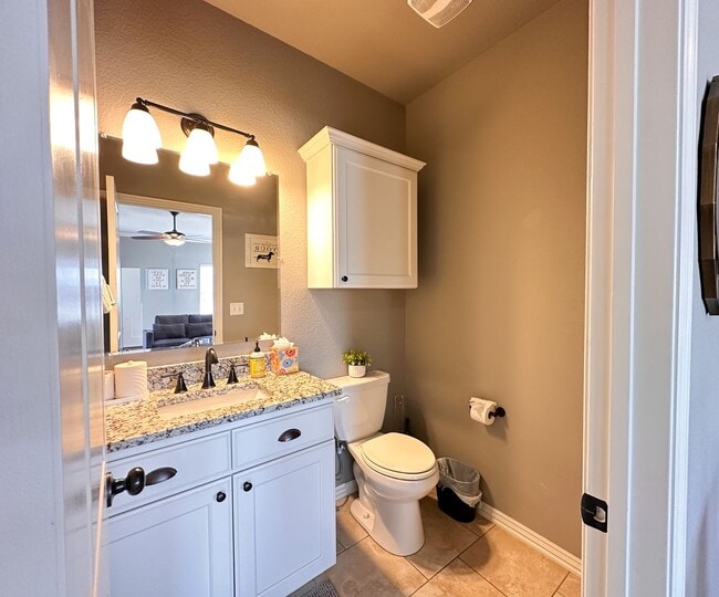 Building Photo - 3807 W Pawnee Rd