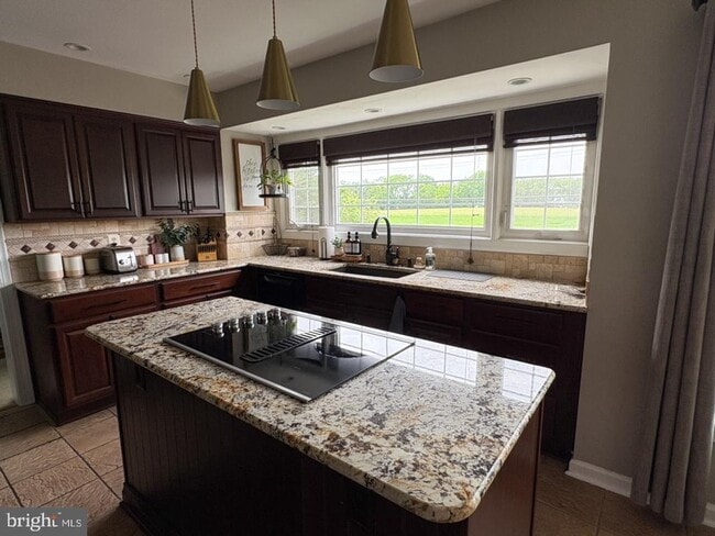 Building Photo - 13222 Topsfield Ct