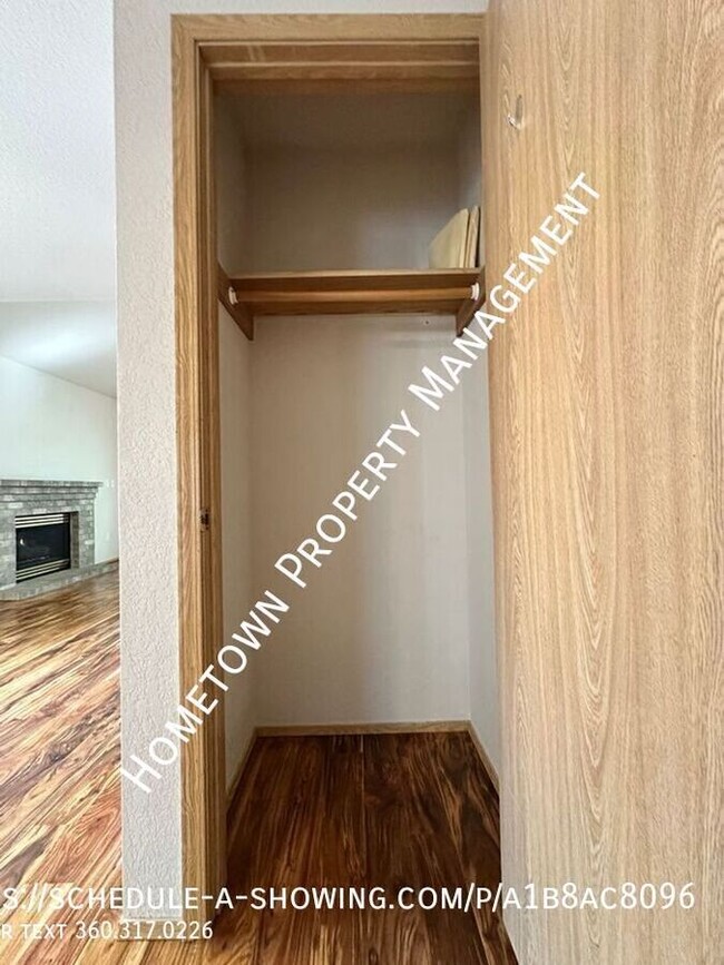 Building Photo - 4403 Chardonnay Dr SE