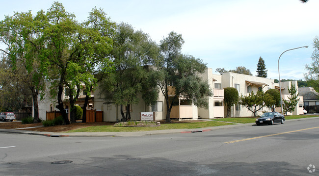 Primary Photo - Monte Vina Apartments