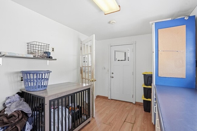 Building Photo - 626 E High St