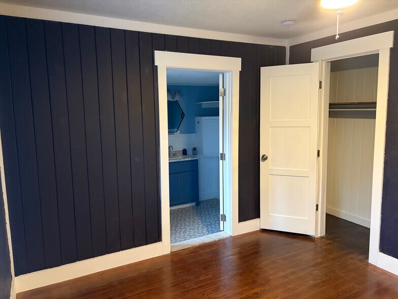 Building Photo - 5329 Cherry St