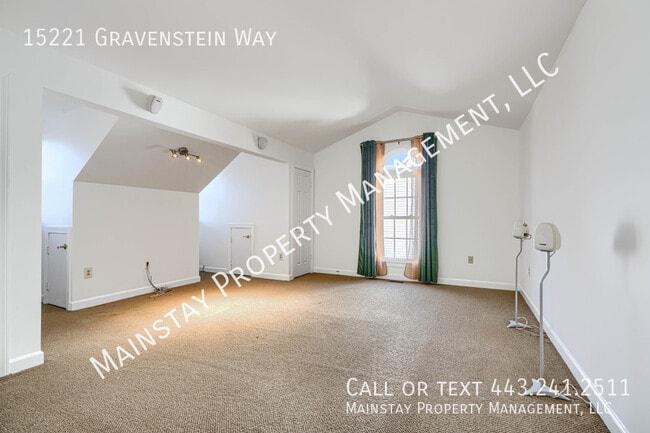 Building Photo - 15221 Gravenstein Way