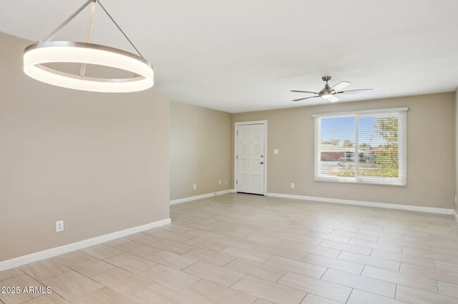 Building Photo - 8320 E Chaparral Rd