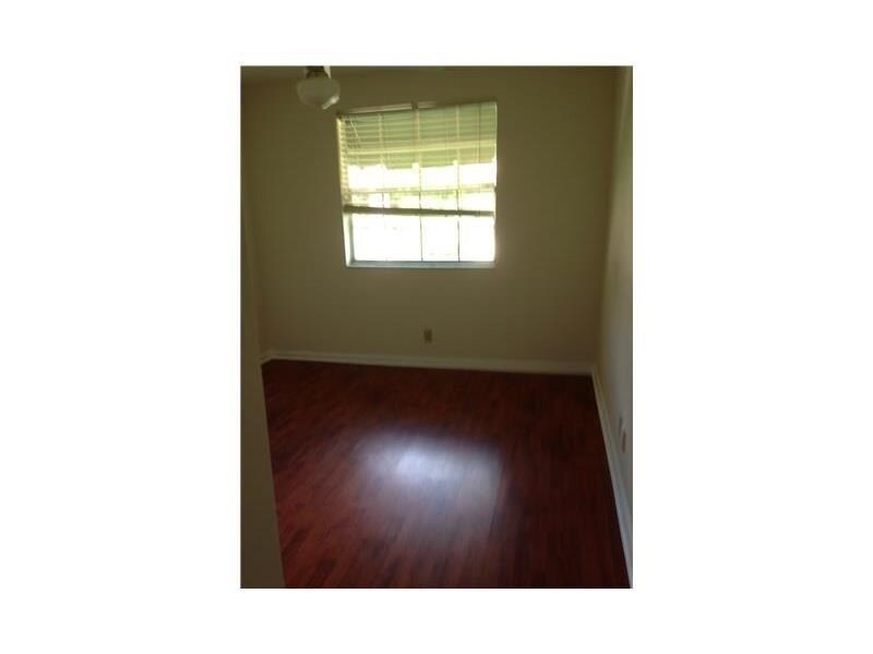 Building Photo - 6542 Via Regina