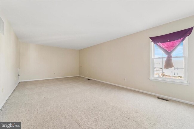 Building Photo - 5202 Drawbridge Ct