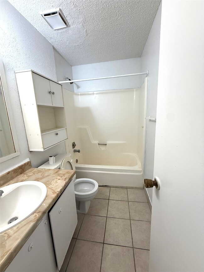 Building Photo - 12119 Tambourine Dr