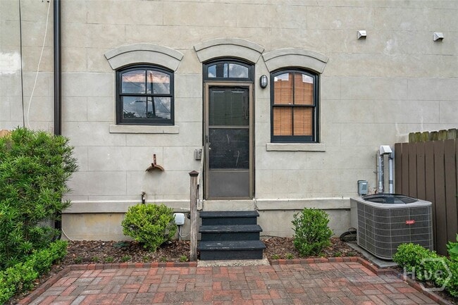 Building Photo - 623 Tattnall St