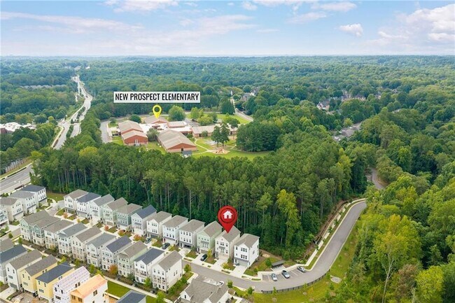 Building Photo - 102 Pinecone Pkwy