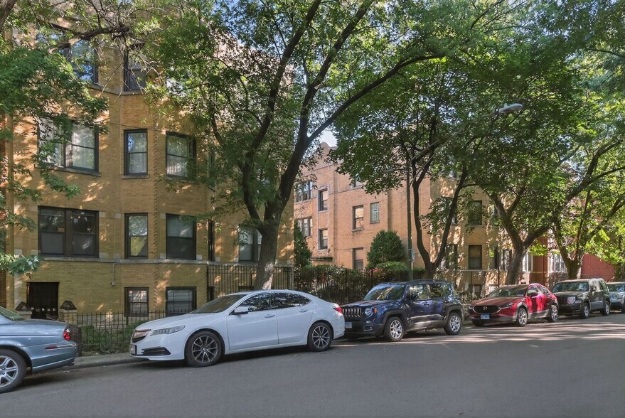 Building Photo - 1362 W Estes Ave