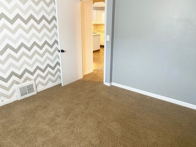 Building Photo - 3-Bedroom 1-Bath Single-Family Home With 1...