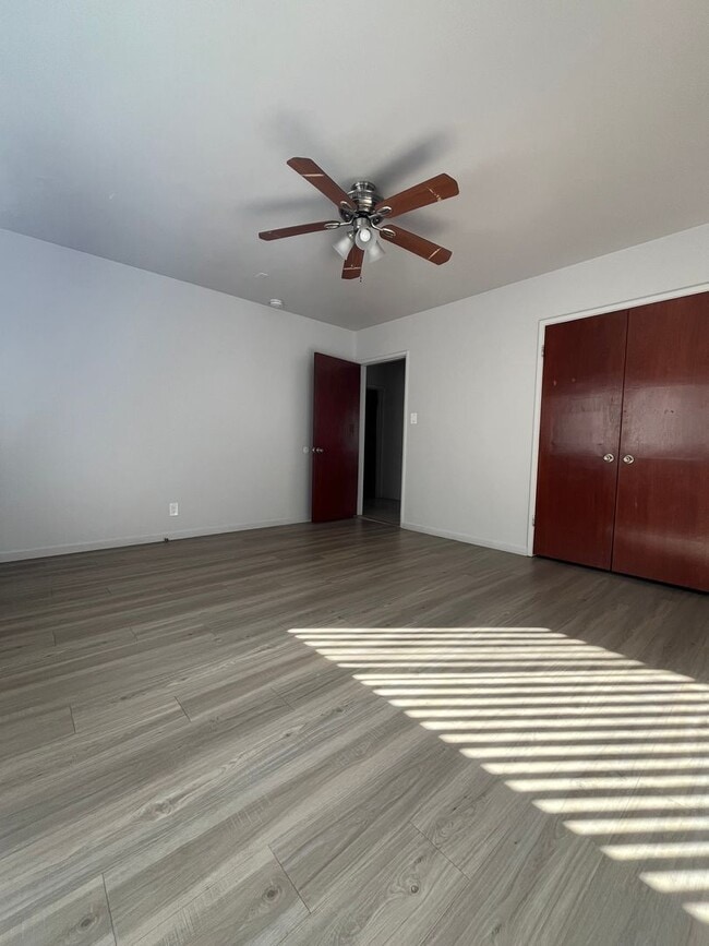 Building Photo - 544 W 120th St