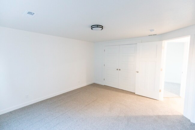 Building Photo - 1062 N Highpass Dr