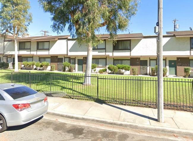 Building Photo - 1570 Cordova St