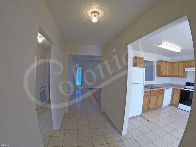 Building Photo - AVAILABLE NOW!!!