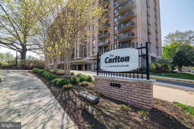 Primary Photo - 4600 S Four Mile Run Dr