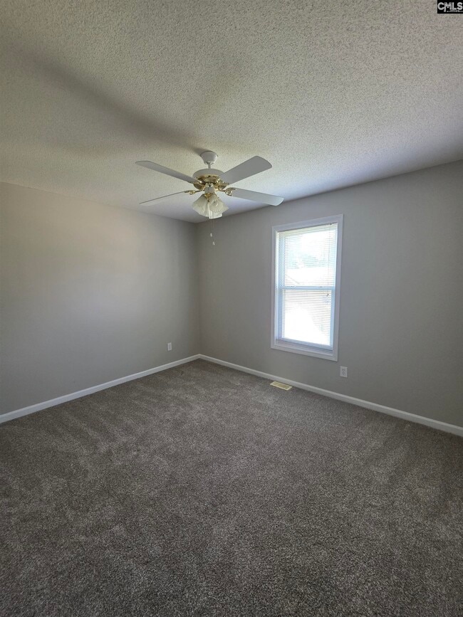 Building Photo - 129 Wildflower Ln