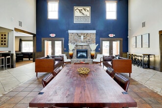 Clubhouse Mountain Ranch Apartments - Mountain Ranch