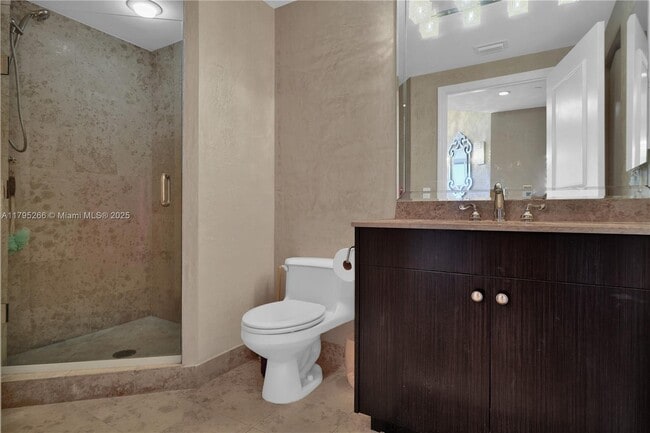 Building Photo - 4775 Collins Ave