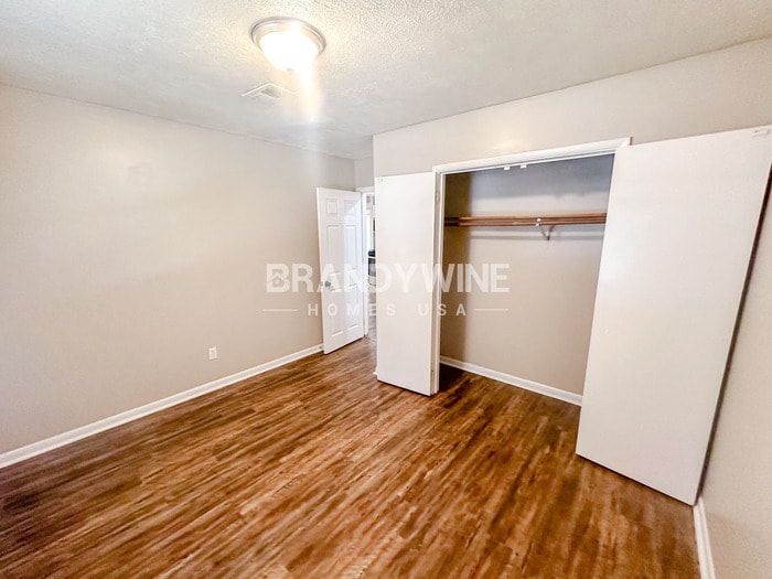 Building Photo - 9009 Yarmouth Dr
