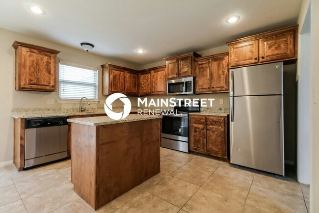 Building Photo - 4 Bedroom Pet-Friendly Home in Grain Valle...