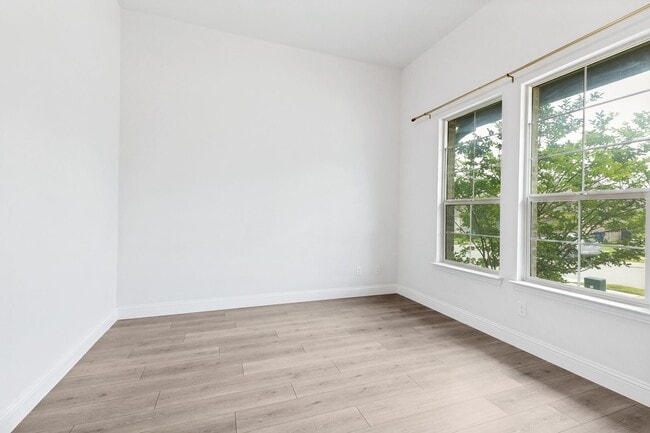 Building Photo - New 5 Bed, 3 Bath Modern Two-Story Home in Justin Crossing – Move-In Ready and Available Now!