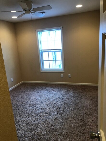 Building Photo - 217 N Henderson Ave