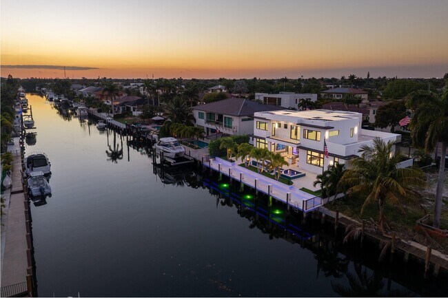 Building Photo - 2650 NE 48th Ct