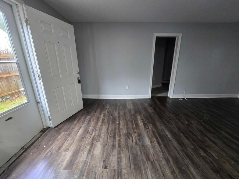 Building Photo - 108 Chestnut Pkwy