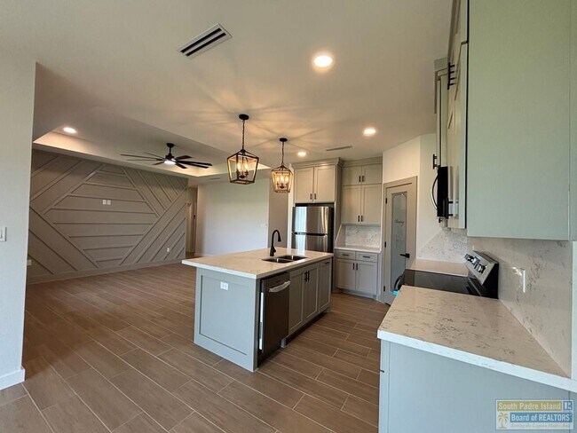 Building Photo - 2642 Eliseo Villarreal Ave